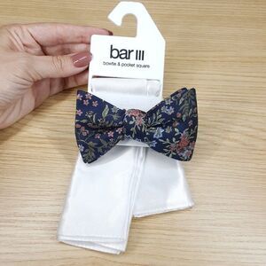 BAR III Mens Navy Floral Bow Tie Solid White Satin Pocket Square Set